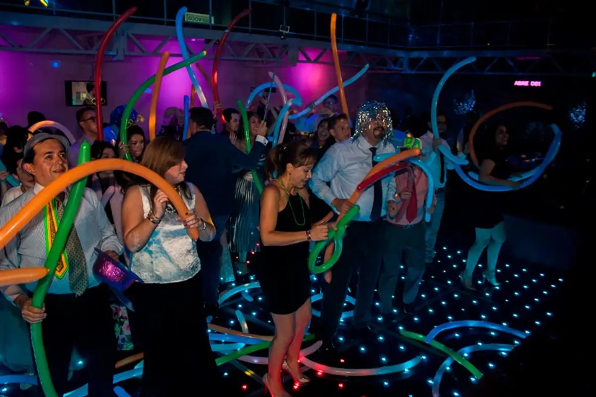 Fiesta con iluminación profesional