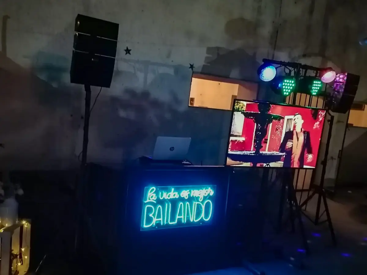 Servicio de DJ para boda en CDMX